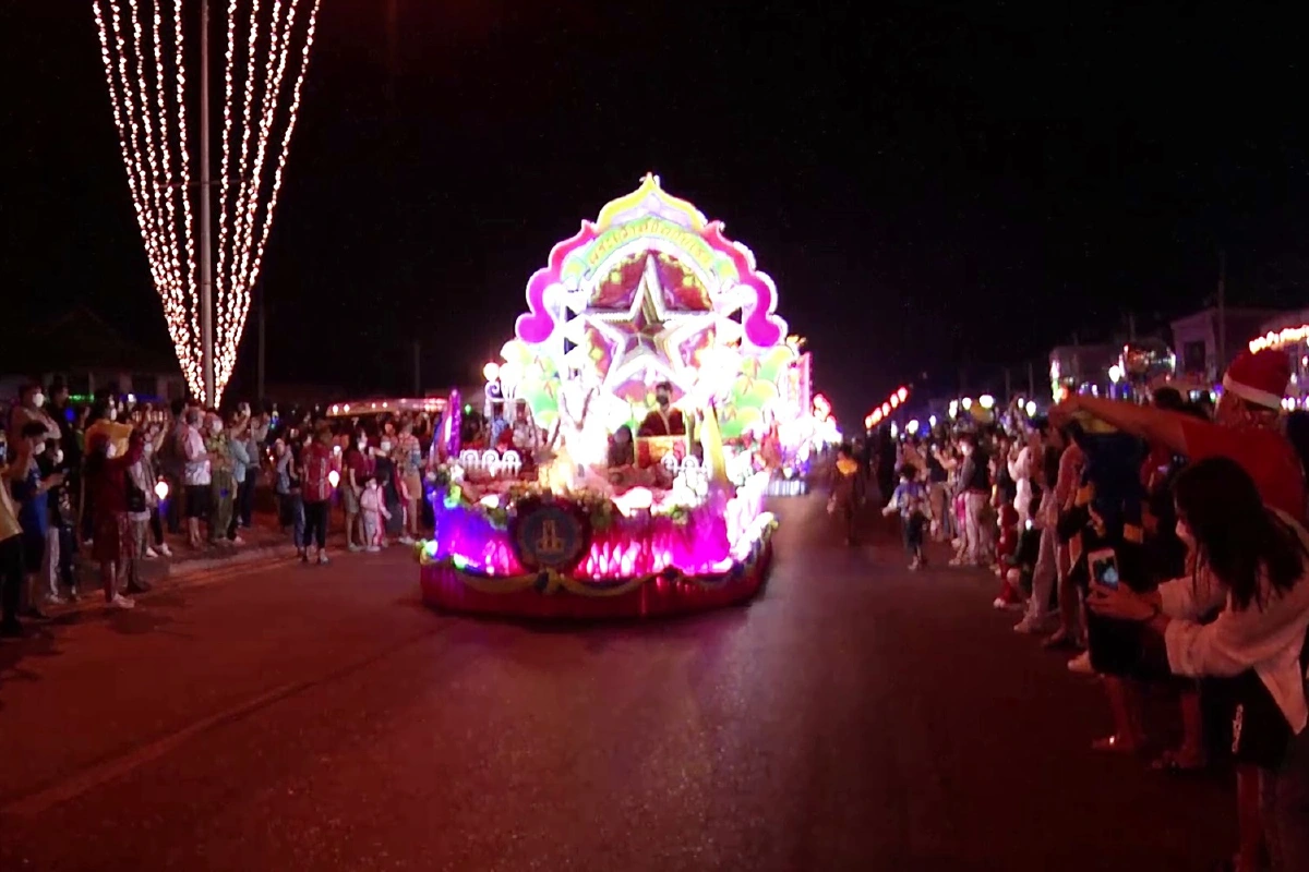 อลังการ20ขบวนแห่ดาวเทศกาลคริสต์มาส บ้านท่าแร่