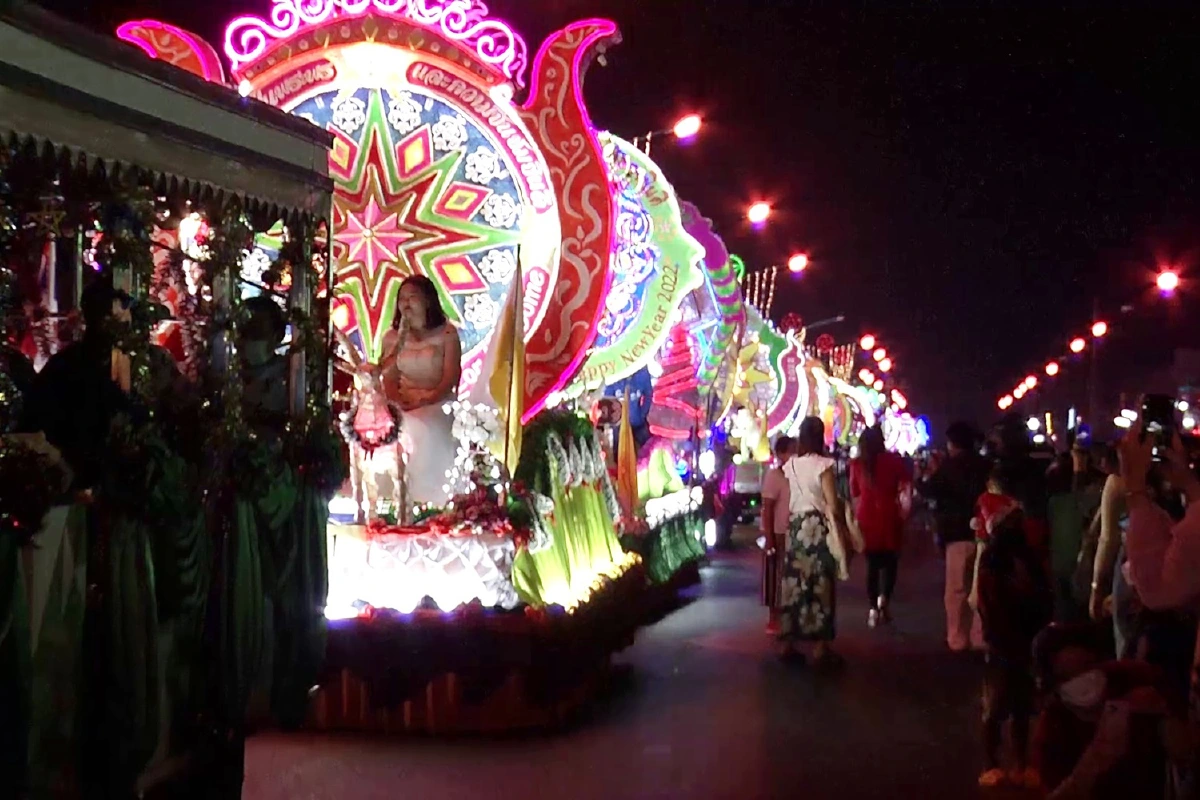 อลังการ20ขบวนแห่ดาวเทศกาลคริสต์มาส บ้านท่าแร่