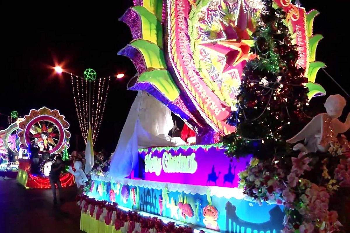 อลังการ20ขบวนแห่ดาวเทศกาลคริสต์มาส บ้านท่าแร่