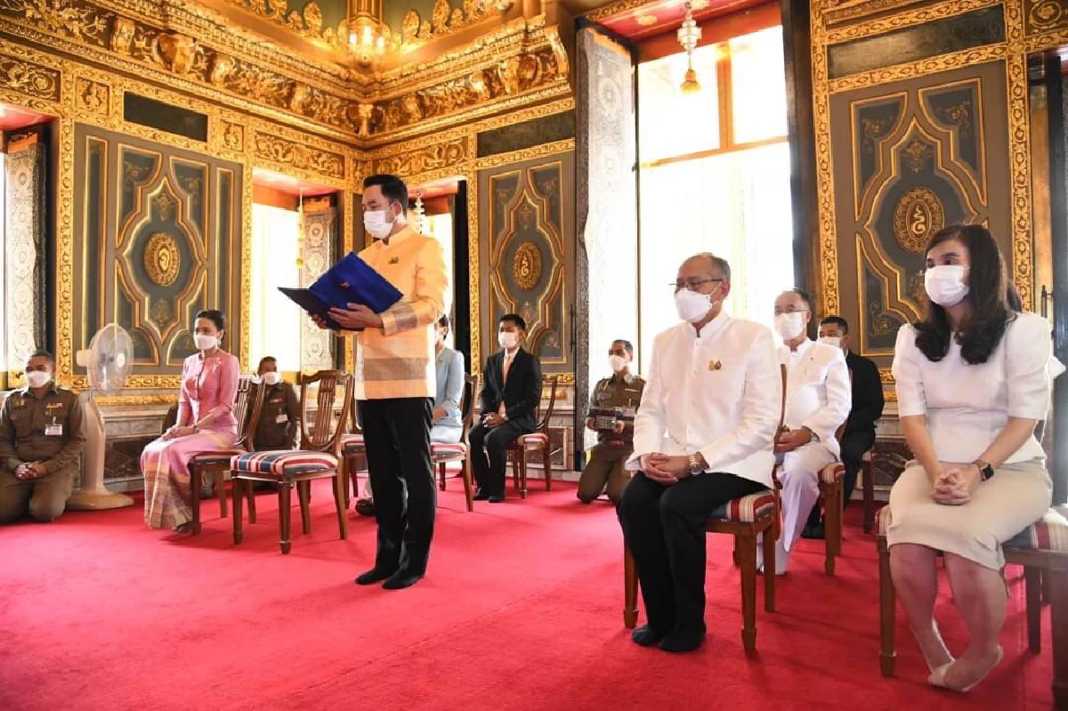 สมเด็จพระอริยวงศาคตญาณ สมเด็จพระสังฆราช สกลมหาสังฆปริณายก  ประทานไฟพระฤกษ์แก่กระทรวงวัฒนธรรมจุดในพิธีสวดมนต์ข้ามปี  เพื่อความเป็นสิริมงคลยิ่งของการเข้าสู่ศักราชใหม่