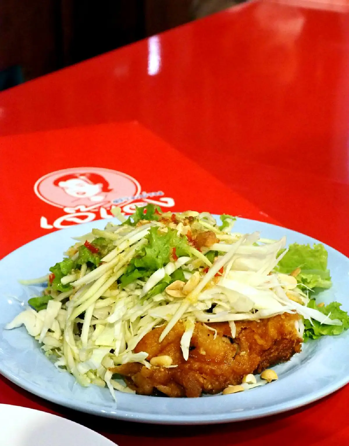 เช็กอิน 'ร้านเจ๊แดงสามย่าน คอหมูย่างในตำนาน' ร้านใหม่ต้องไปในไอคอนสยาม