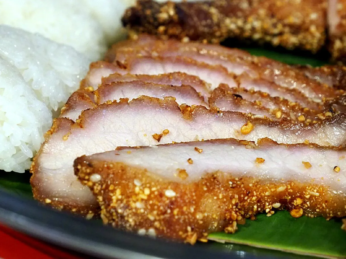 เช็กอิน 'ร้านเจ๊แดงสามย่าน คอหมูย่างในตำนาน' ร้านใหม่ต้องไปในไอคอนสยาม