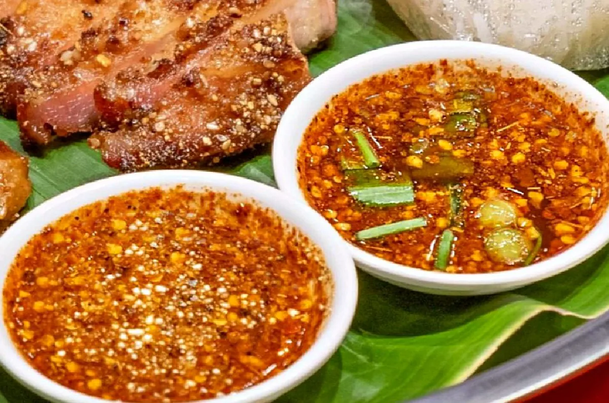 เช็กอิน 'ร้านเจ๊แดงสามย่าน คอหมูย่างในตำนาน' ร้านใหม่ต้องไปในไอคอนสยาม