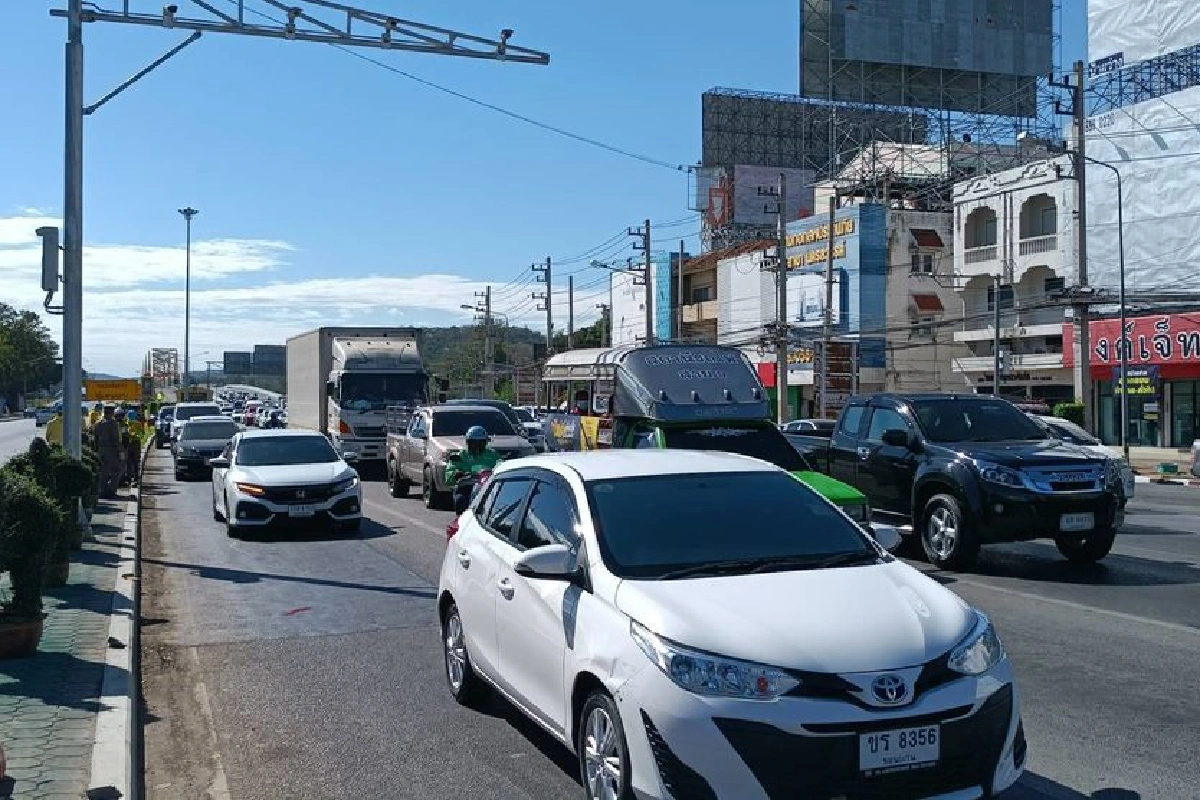 ปากน้ำโพรถแน่นแต่ลื่นไหลดีก่อนถึงวันส่งท้ายปีเก่า