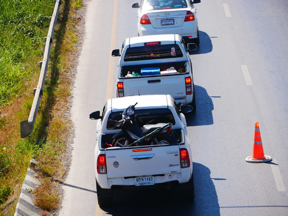 เปิดภาพถนนมิตรภาพสาหัสรถติดหนักสะสมยาวกว่า20กม.
