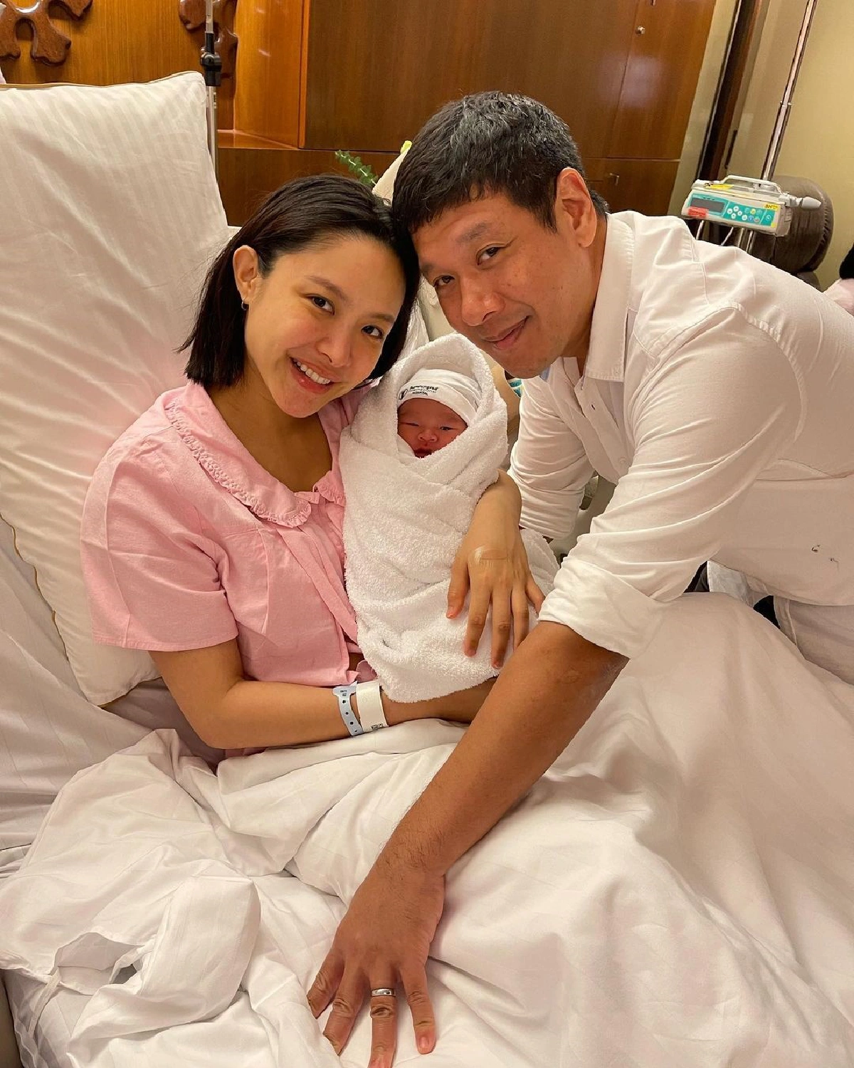 ความเจ็บปวดที่งดงาม! “น้ำชา” คลอดลูกชายคนแรกแล้ว ตั้งชื่อสุดเก๋ “น้ำทะเล”