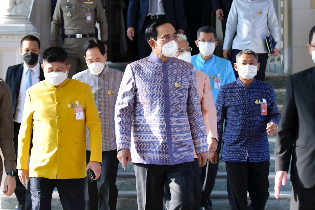 นายกฯมั่นไทยพร้อมรับมือโอมิครอน ขอประชาชนฉีดวัคซีนเข็ม3 นายกฯมั่นไทยพร้อมรับมือโอมิครอน ขอประชาชนฉีดวัคซีนเข็ม3