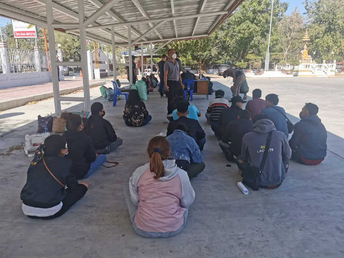 จับรถตู้ขนแรงงานเถื่อน 36 รายเตรียมไปทำงาน กทม.-พัทยา