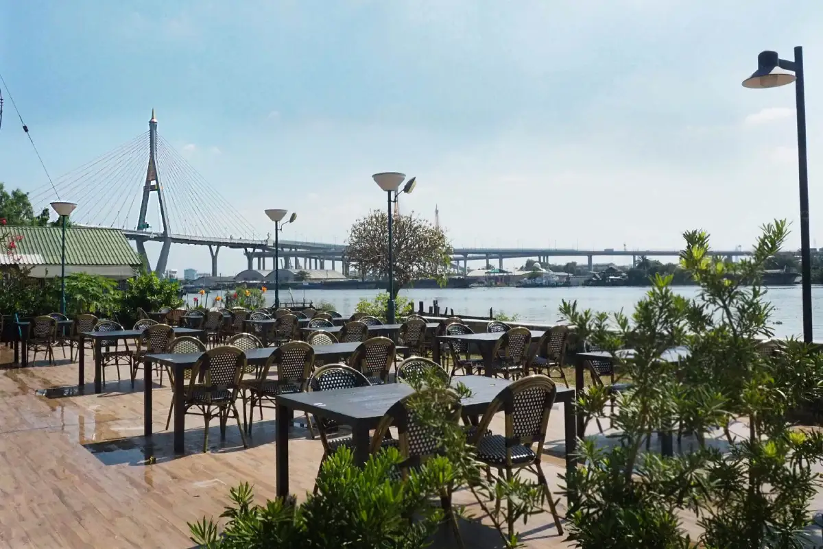 อำแดงไต้ฝุ่น ปักหมุดใหม่ริมแม่น้ำ อัพลุคก๋ากั่น เพิ่มซีฟู้ดสดรสจัดจ้าน