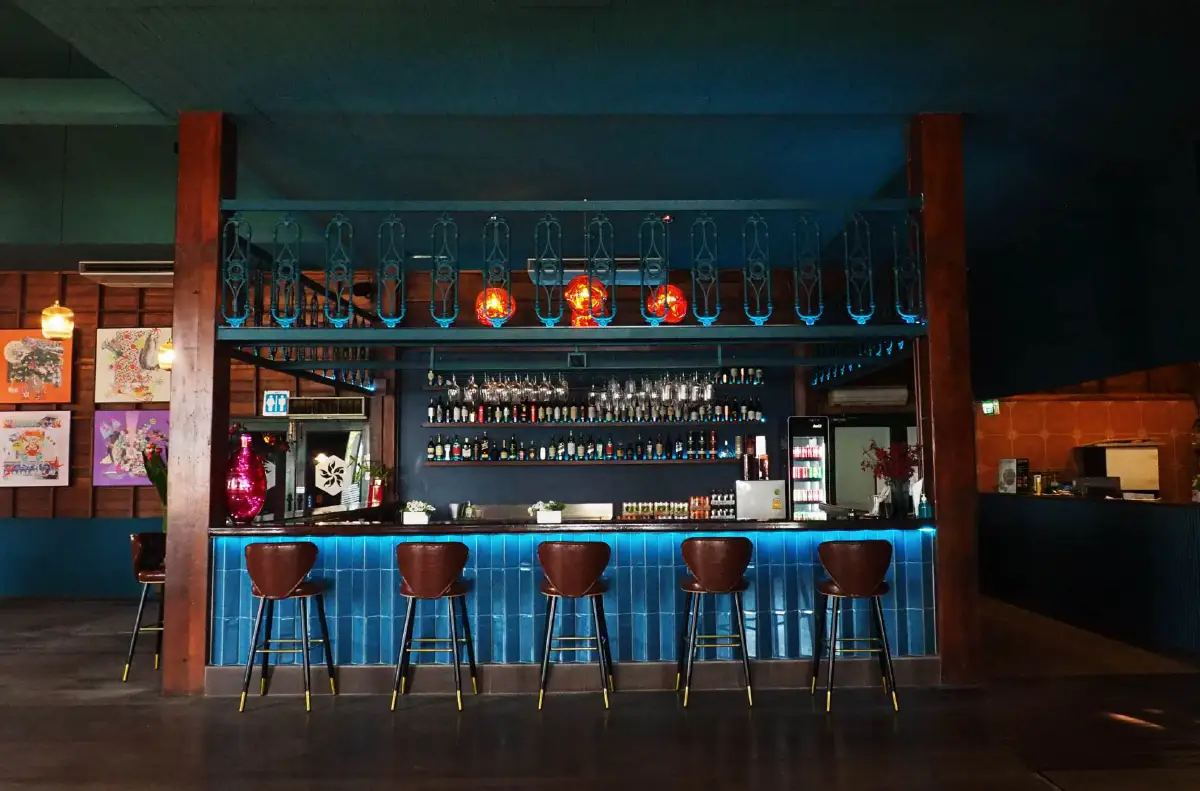 อำแดงไต้ฝุ่น ปักหมุดใหม่ริมแม่น้ำ อัพลุคก๋ากั่น เพิ่มซีฟู้ดสดรสจัดจ้าน