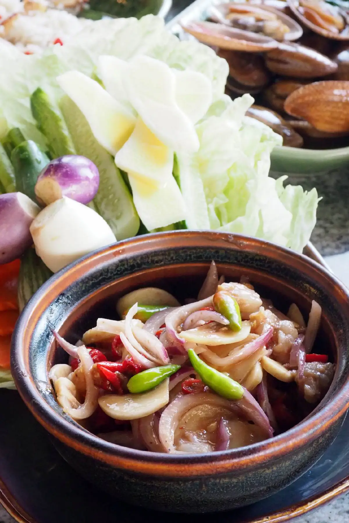 อำแดงไต้ฝุ่น ปักหมุดใหม่ริมแม่น้ำ อัพลุคก๋ากั่น เพิ่มซีฟู้ดสดรสจัดจ้าน