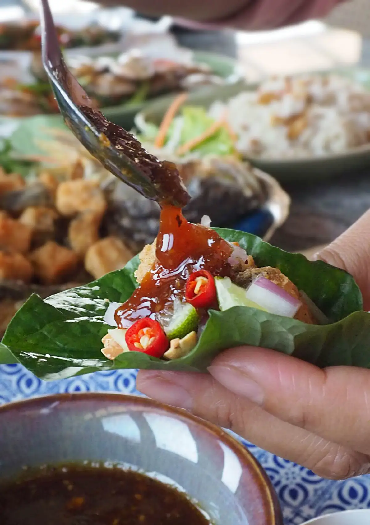 อำแดงไต้ฝุ่น ปักหมุดใหม่ริมแม่น้ำ อัพลุคก๋ากั่น เพิ่มซีฟู้ดสดรสจัดจ้าน