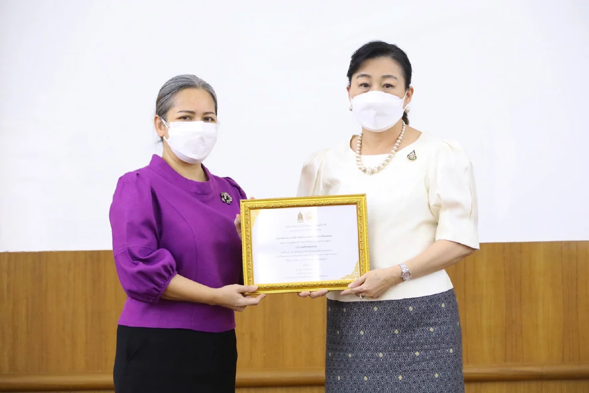 ปลัดกระทรวงวัฒนธรรม เป็นประธานมอบเกียรติบัตรประกาศยกย่ององค์กรคุณธรรม สำนักงานปลัดกระทรวงวัฒนธรรมและสำนักงานรัฐมนตรี ประจำปีงบประมาณ พ.ศ. ๒๕๖๔ และมอบเกียรติบัตรบุคคลคุณธรรม สำนักงานปลัดกระทรวงวัฒนธรรม  