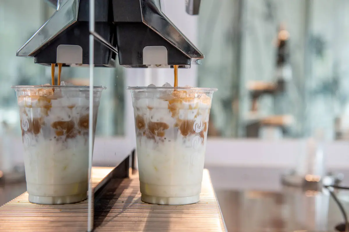 ณ บวร ROBO X CAFE สีสันคาเฟ่แนวใหม่ยุค AI ตอบโจทย์ไลฟ์สไตล์ New Normal