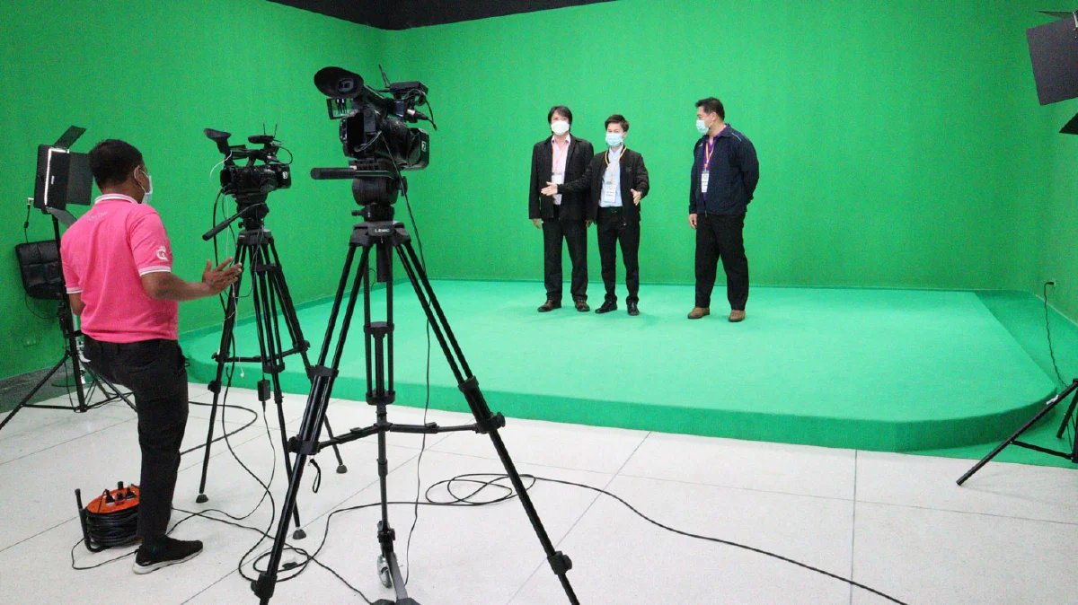 ที่ปรึกษาสำนักงาน กศน. ด้านการพัฒนาหลักสูตรการศึกษานอกระบบ เข้าเยี่ยมชมและให้กำลังใจคณะครูและบุคลากร สังกัดสำนักงาน กศน