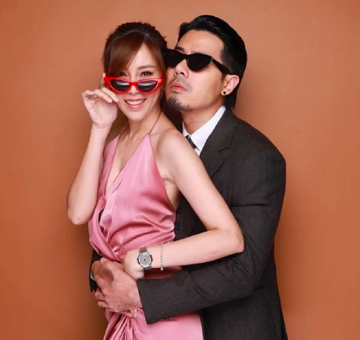 อัปเดตเหล่าคนดังวงการบันเทิง หลังปีใหม่ติดโควิด-19 เพิ่มเพียบ!