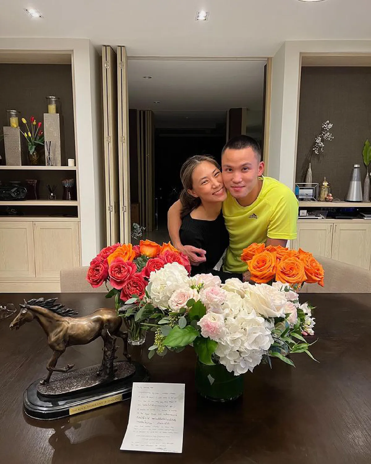 "เพลง-เป๊ก" ควงกันไปดินเนอร์หวานฉ่ำ ฉลองวันเกิดฝ่ายชาย