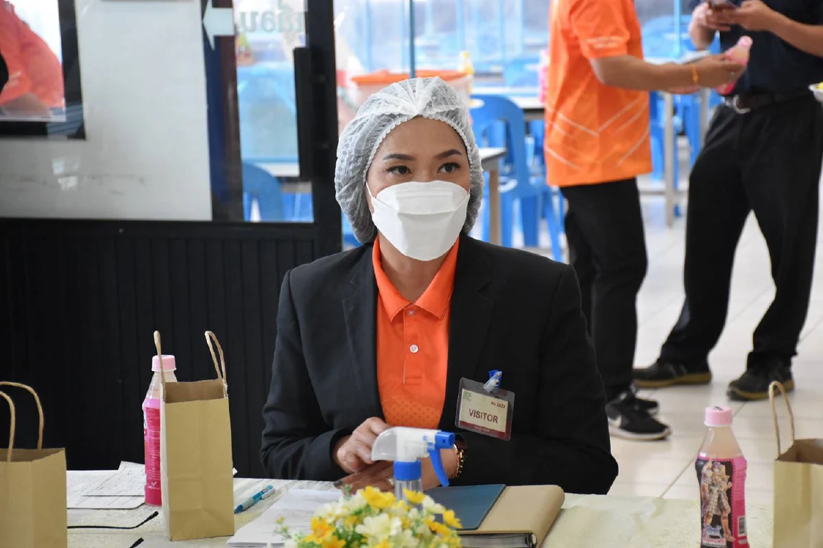 แรงงานจังหวัดสมุทรสงคราม เยี่ยมเยียนและติดตามการดำเนินงานชมรม TO BE NUMBER ONE ในสถานประกอบการ
