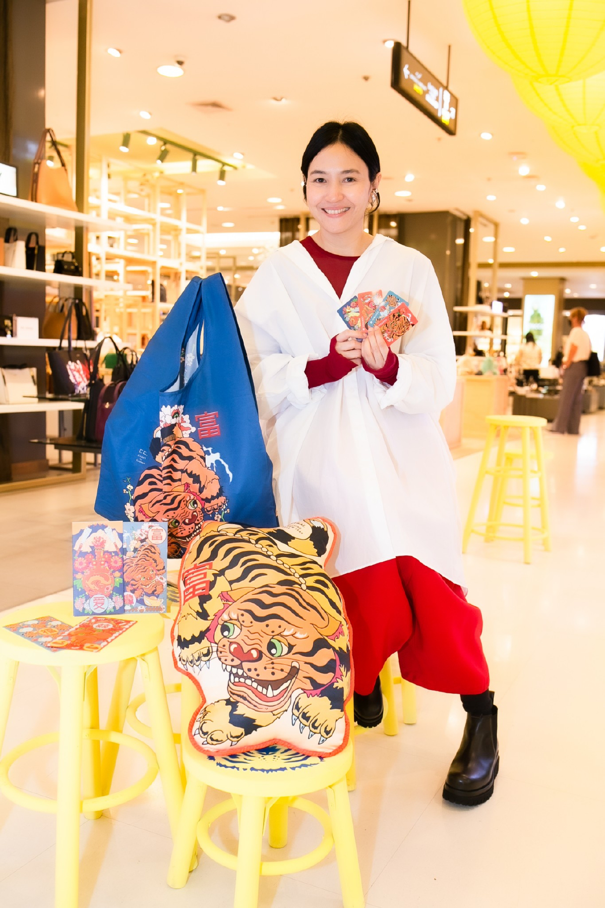 เฮงสนั่นตลอดปี ฤกษ์ดีรับปีเสือ 'เซ็นทรัล' เนรมิตห้างอลังการส่งเสือคำรามพรในรูปแบบป็อปอาร์ตสไตล์จีนวินเทจ