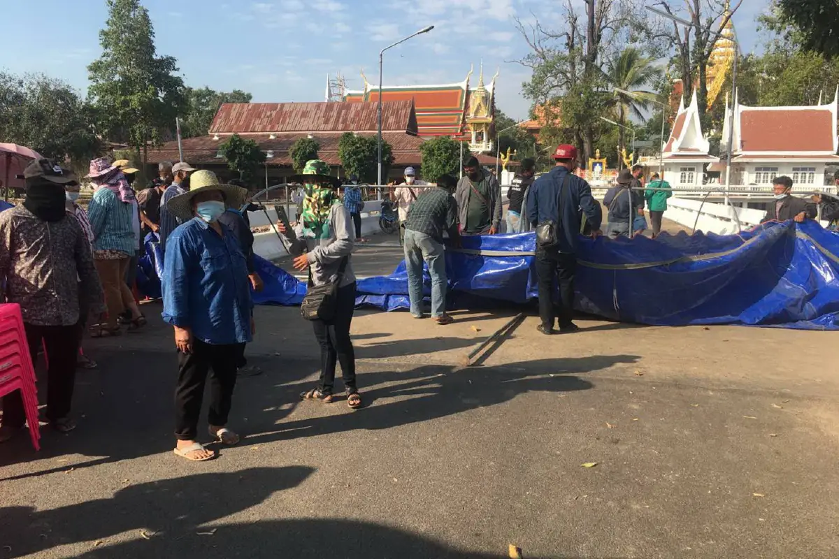 ม็อบปิดประตูวัดหลวงพ่อเงินกว่า10วัน ผกก.โพทะเลเจรจาถ้าไม่เลิกดำเนินตามกม.