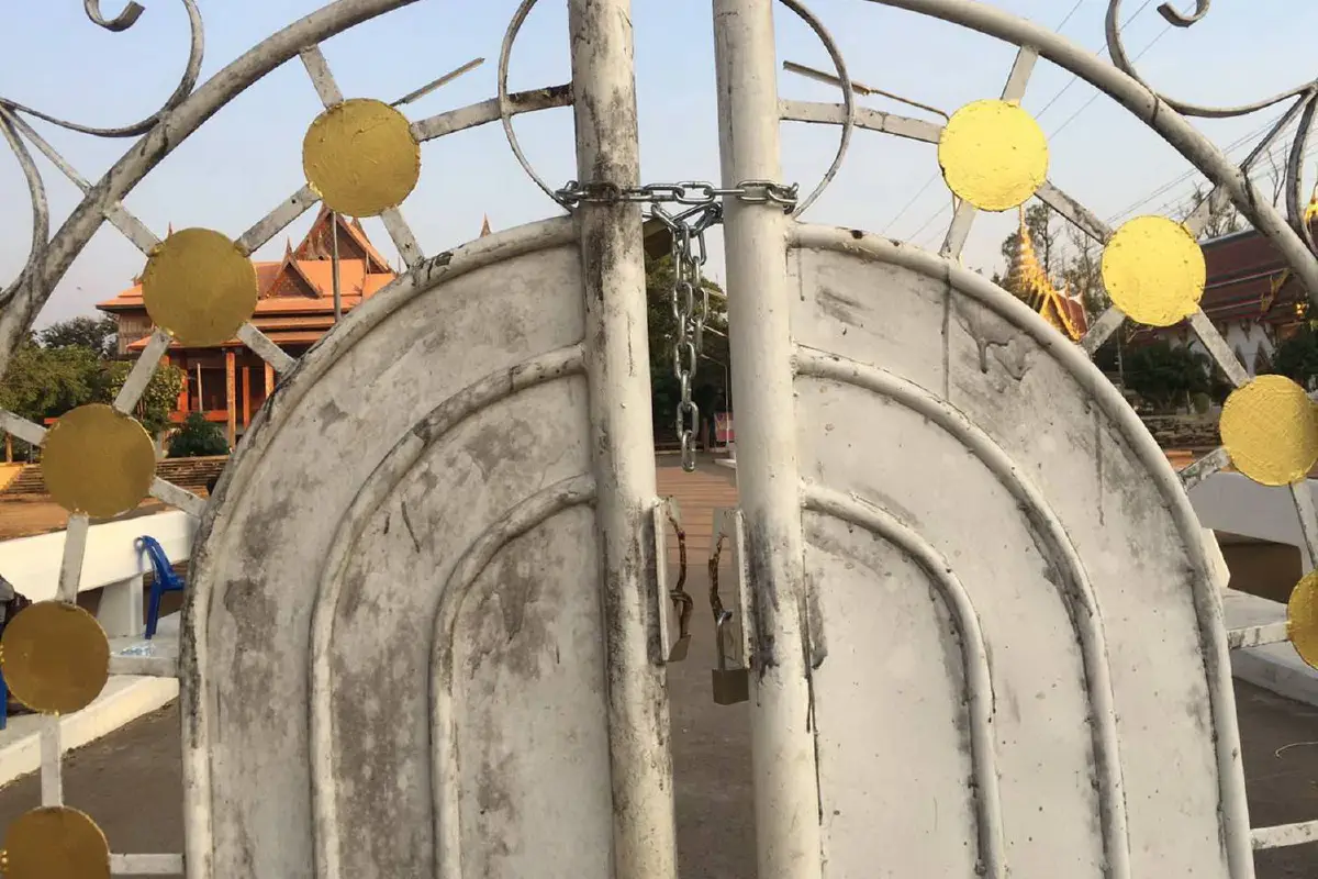 ม็อบปิดประตูวัดหลวงพ่อเงินกว่า10วัน ผกก.โพทะเลเจรจาถ้าไม่เลิกดำเนินตามกม.