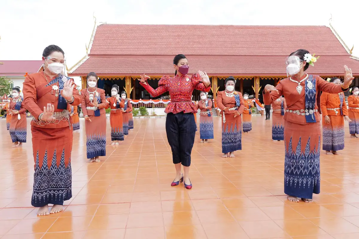 เจ้าฟ้าสิริวัณณวรีฯพระราชทานแบบ"ผ้าขิดลายนารีรัตนราชกัญญา"