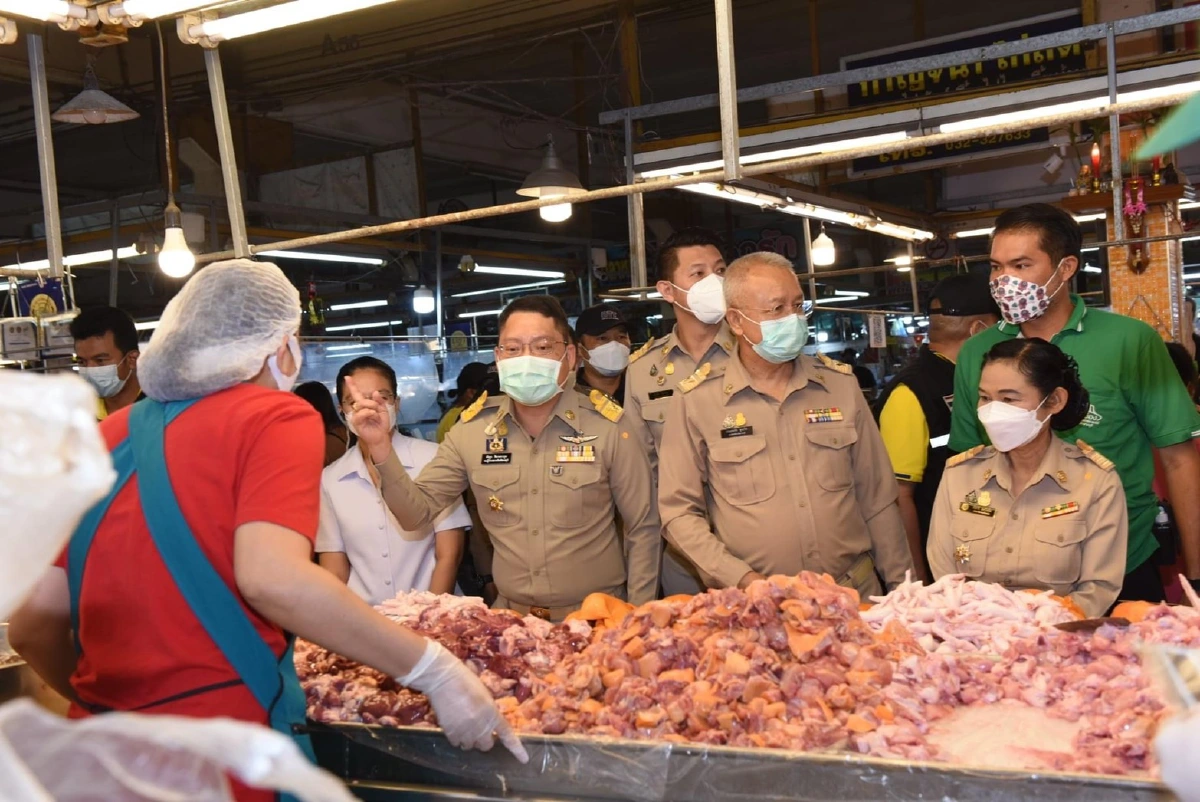 บุกตรวจ 2 ตลาดใหญ่กลางเมืองโอ่งปรามผู้ค้าอย่าฉวยโอกาส