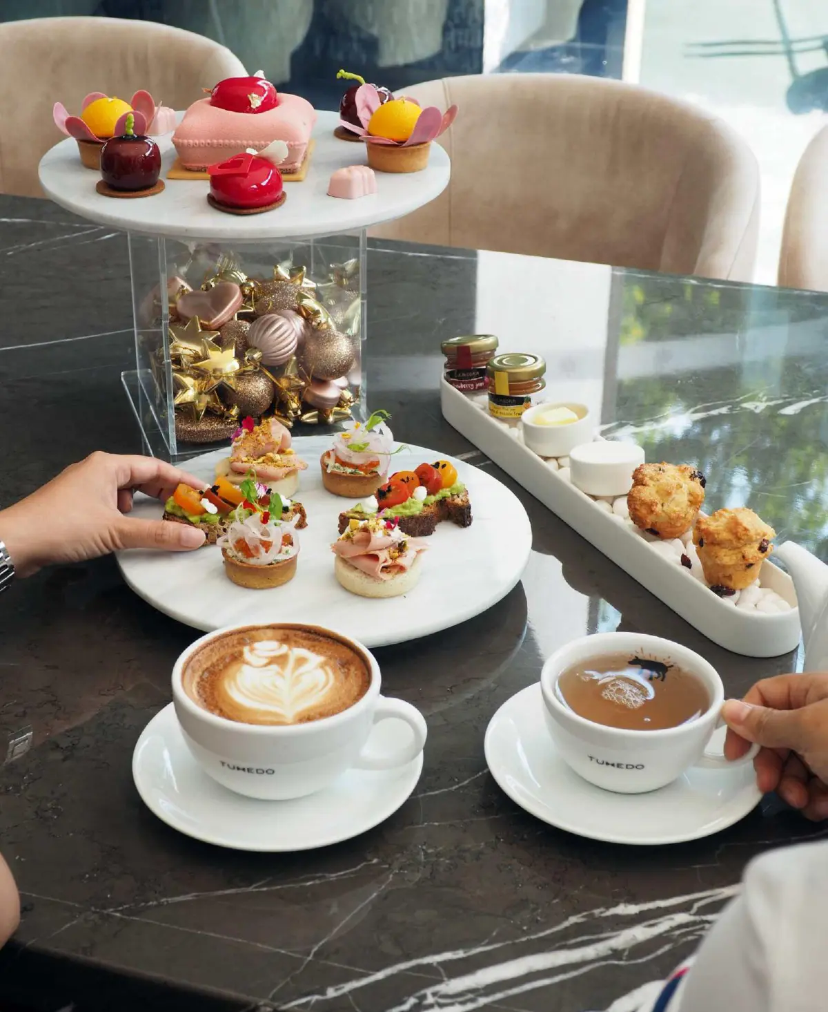 จากแรงบันดาลใจ Love at First Bite สู่ Afternoon Tea ที่ทำให้ตกหลุมรักตั้งแต่คำแรก