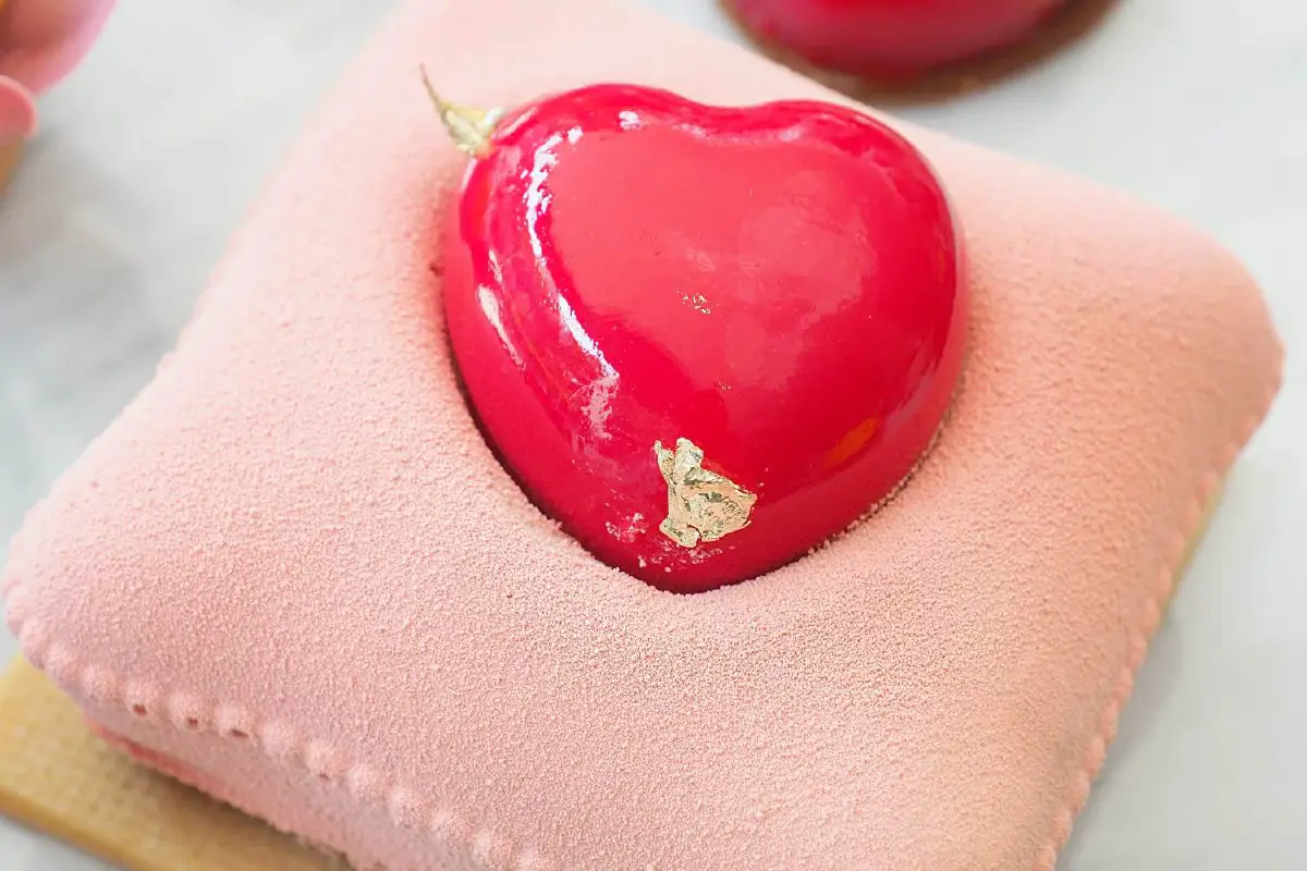 จากแรงบันดาลใจ Love at First Bite สู่ Afternoon Tea ที่ทำให้ตกหลุมรักตั้งแต่คำแรก