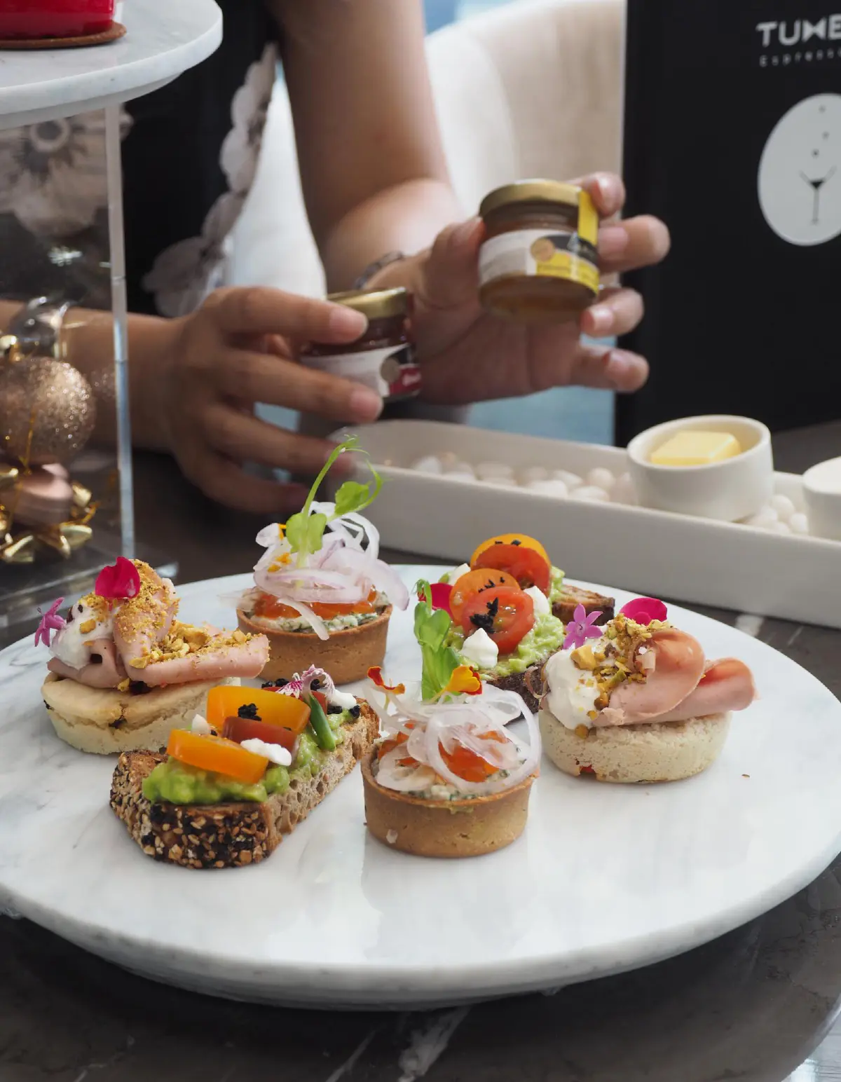 จากแรงบันดาลใจ Love at First Bite สู่ Afternoon Tea ที่ทำให้ตกหลุมรักตั้งแต่คำแรก