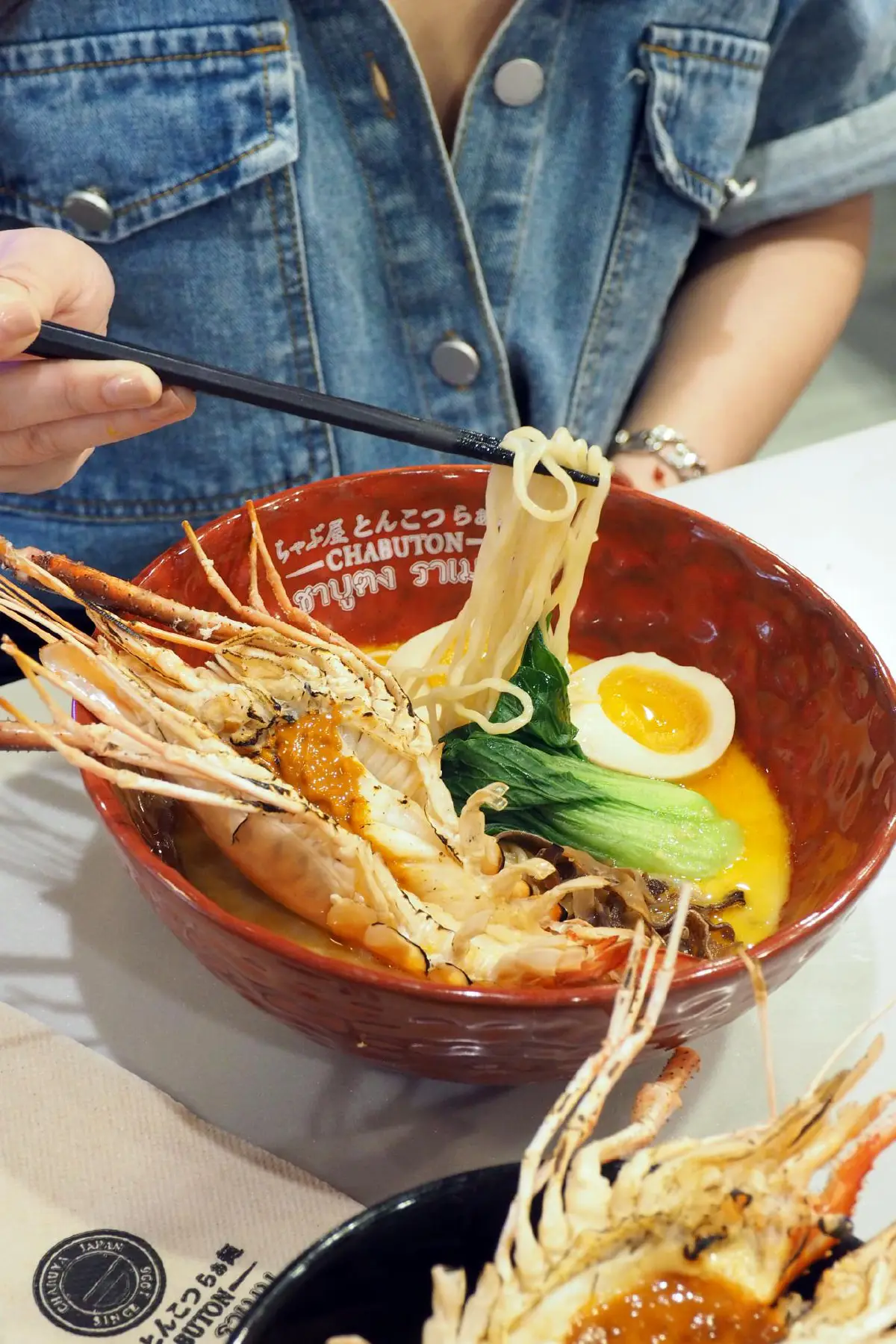 กุ้งแม่น้ำบุกชาบูตง ส่งสองพรีเมียมเมนูใหม่มาเอาใจคนชอบกินกุ้ง