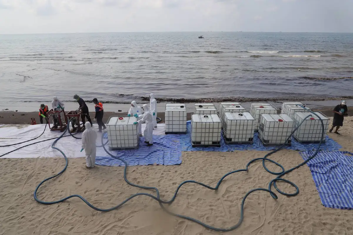 "วราวุธ"ยันหาดแม่รำพึงปลอดคราบน้ำมันจัดเก็บหมดแล้ว