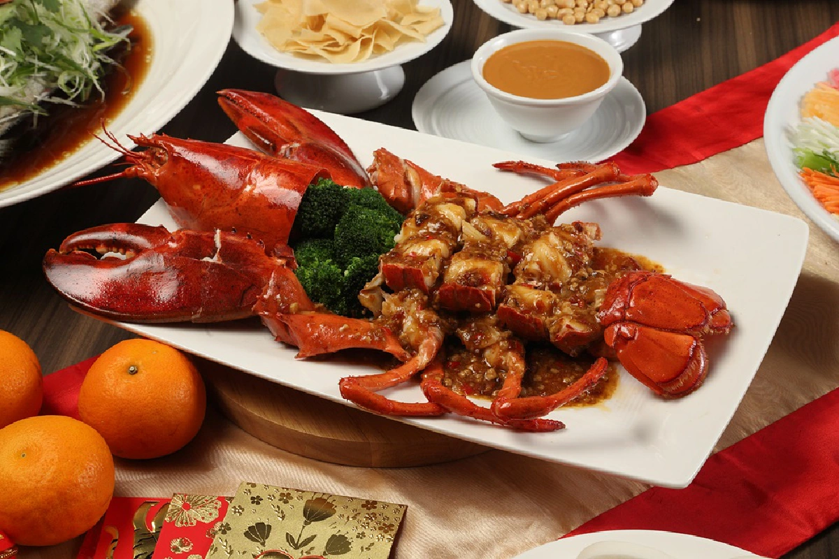 รวม 4 ห้องอาหารจีนที่รังสรรค์เมนูมงคลเฉพาะเทศกาลตรุษจีนปีขาล