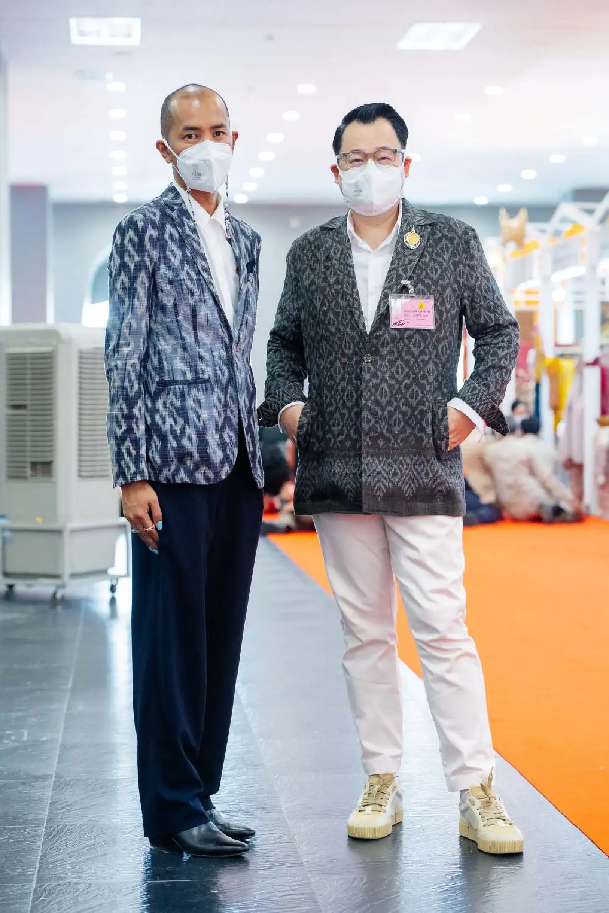 การส่งเสริมและพัฒนาภาพลักษณ์ผ้าไทยสู่สากล