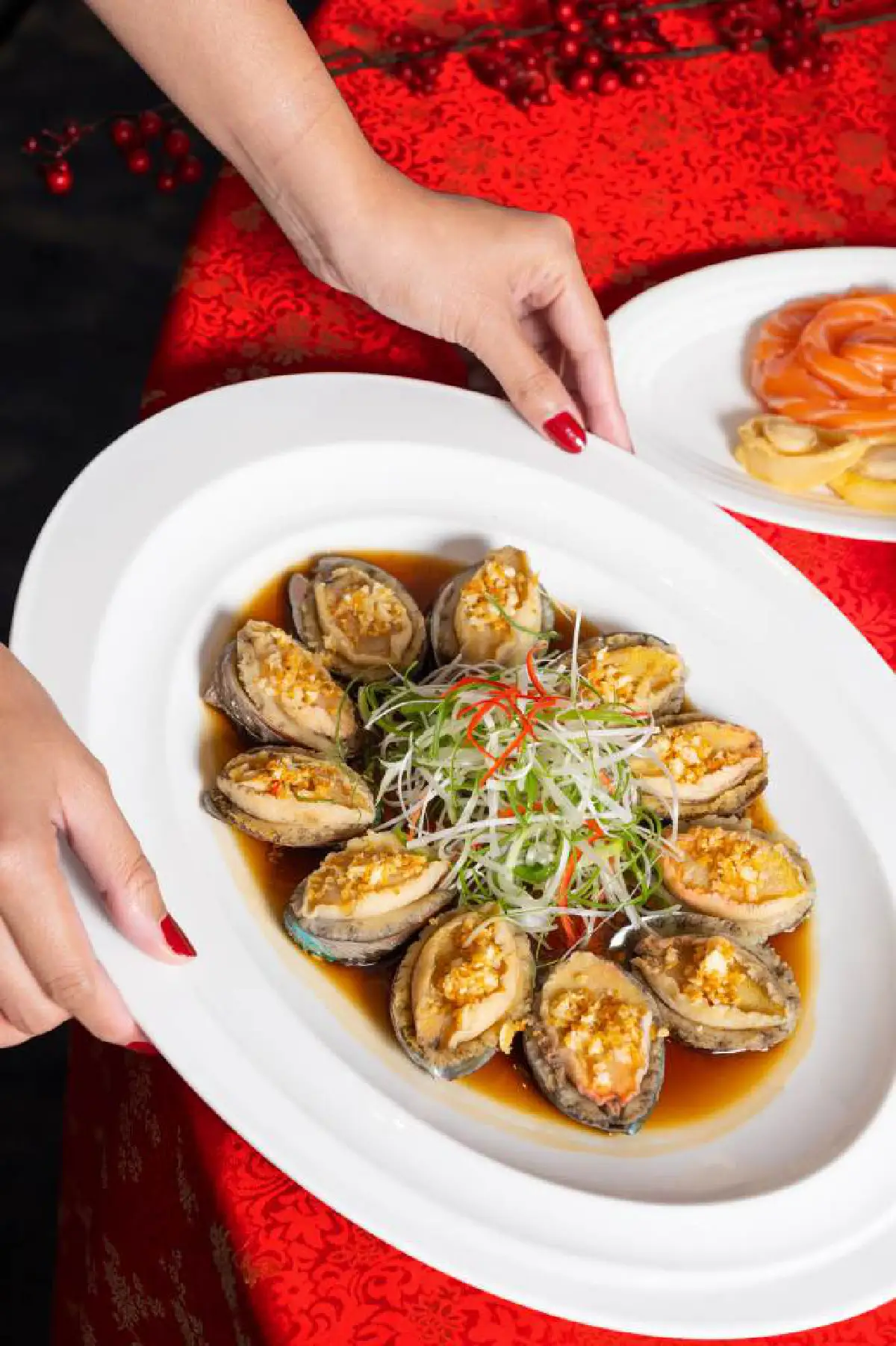 รวม 4 ห้องอาหารจีนที่รังสรรค์เมนูมงคลเฉพาะเทศกาลตรุษจีนปีขาล