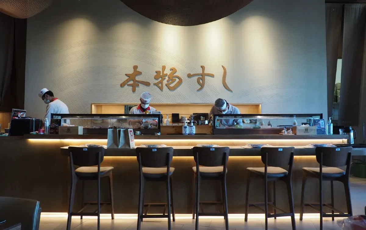 Honmono Grand Embassy เซอร์ไพรส์ทุกคำกับ Omakase 12 คอร์ส + Okonomi กว่า 150 เมนู