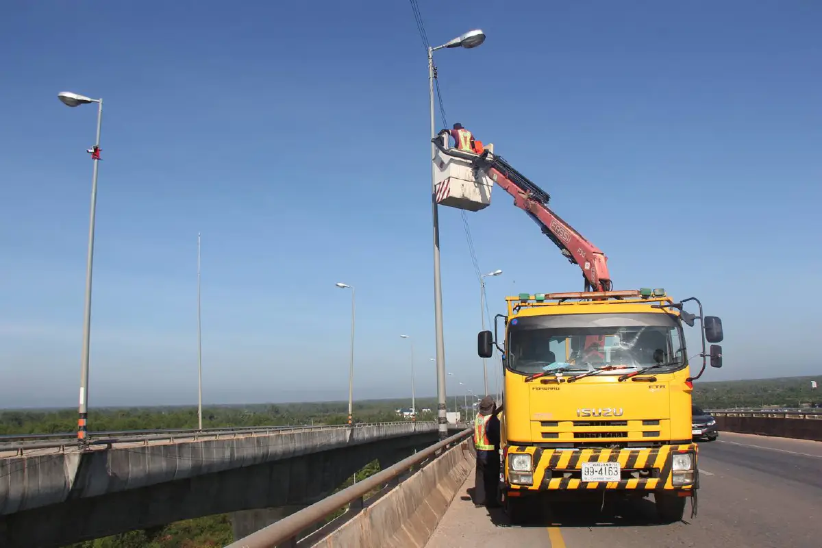 ติดกล้องสะพานศรีสุราษฎร์ฯ สกัดเหตุคิดสั้นฆ่าตัวตาย