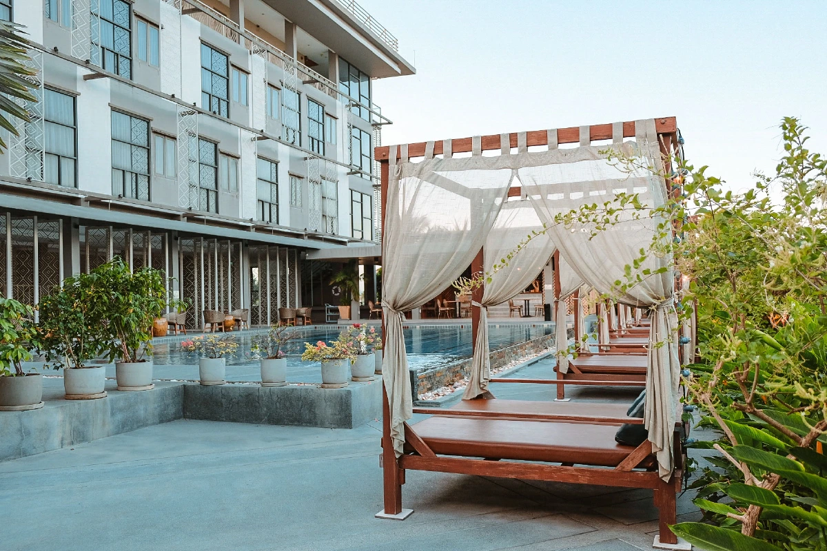 เปลี่ยนวิกฤติให้เป็นความคิดสร้างสรรค์ “ณ เวลา” โรงแรมสำนึกรักบ้านเกิด