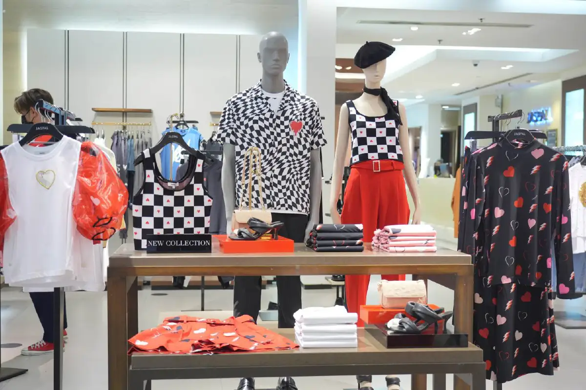 ปักหมุดจุดเช็กอินคนคลั่งรัก @ศูนย์การค้าเซ็นทรัล