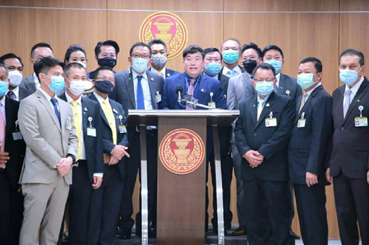 สส.ภท.หนุน 7 รมต.ลาประชุมครม.ค้านรถไฟฟ้าสายสีเขียว สส.ภท.หนุน 7 รมต.ลาประชุมครม.ค้านรถไฟฟ้าสายสีเขียว