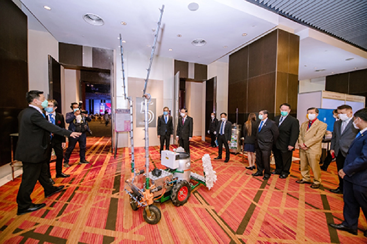 ทิศทางประเทศไทยกับ  THAILAND: THE YEAR OF TURNAROUND  พลิกโฉมประเทศไทย สู้ภัยโควิด 2022”
