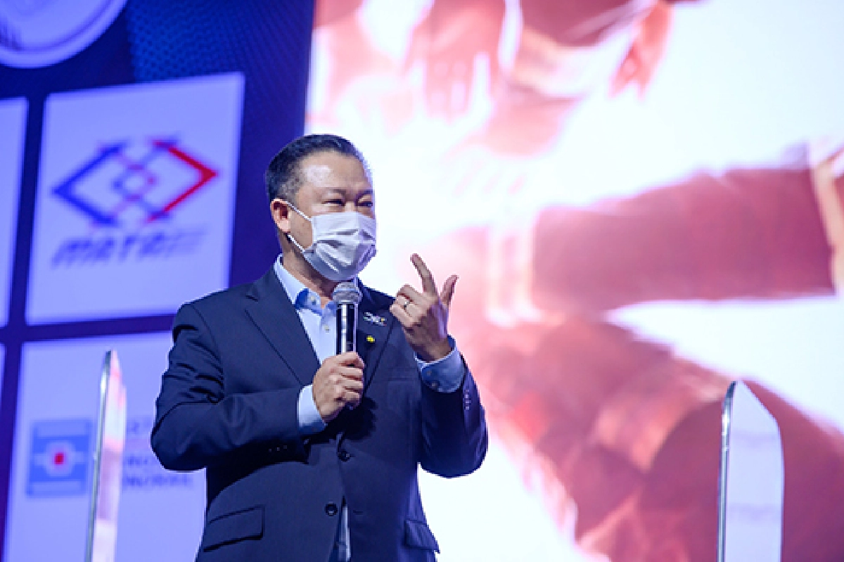 ทิศทางประเทศไทยกับ  THAILAND: THE YEAR OF TURNAROUND  พลิกโฉมประเทศไทย สู้ภัยโควิด 2022”