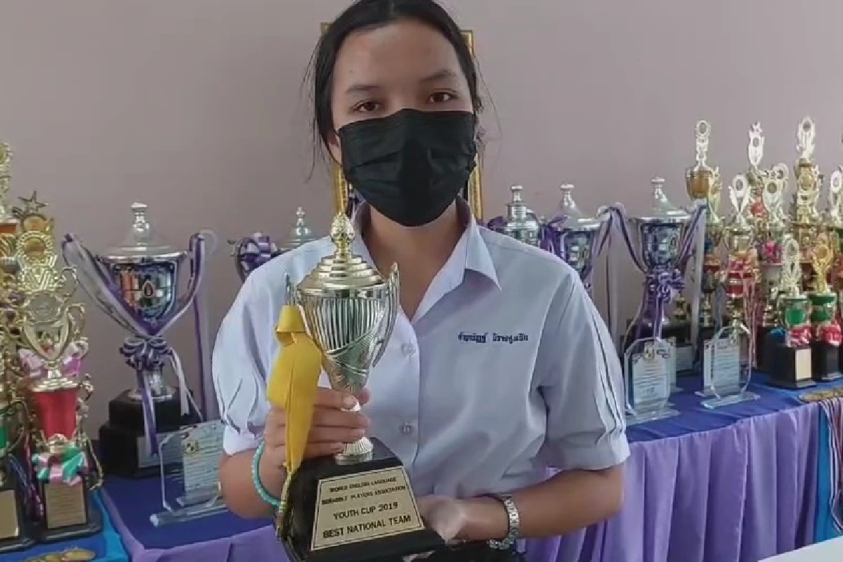 นร.หญิงม.6 แชมป์โลกครอสเวิร์ดยากจนติดโควต้าแพทย์ มช.