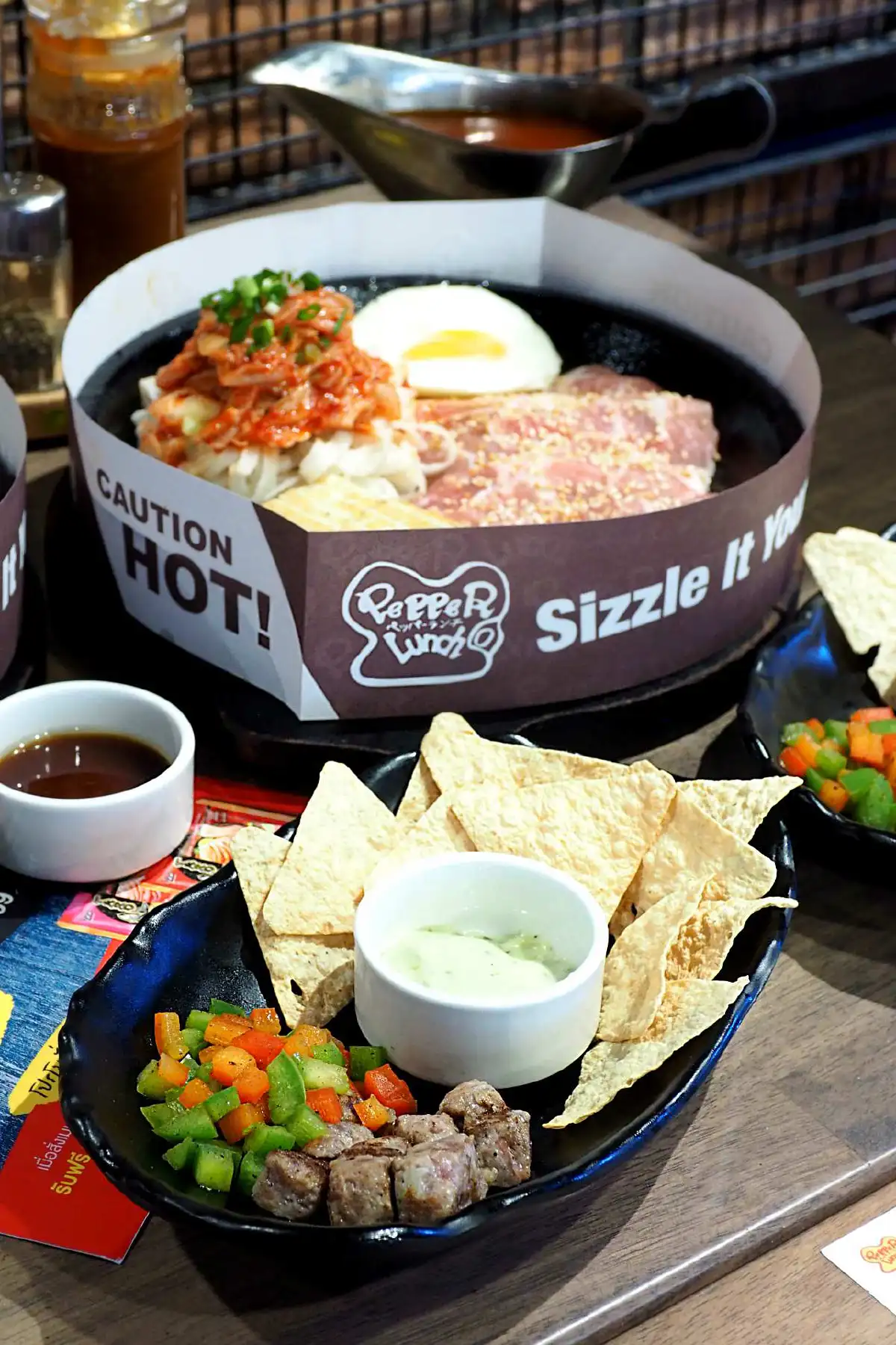 'ปลาทะร้อน' เปปเปอร์ ลันช์ เปิดประสบการณ์ใหม่ท้าให้ลอง 'ทาโรกระทะร้อน' สัมผัสเหนียวนุ่มชุ่มซอสอร่อยไม่เหมือนใคร