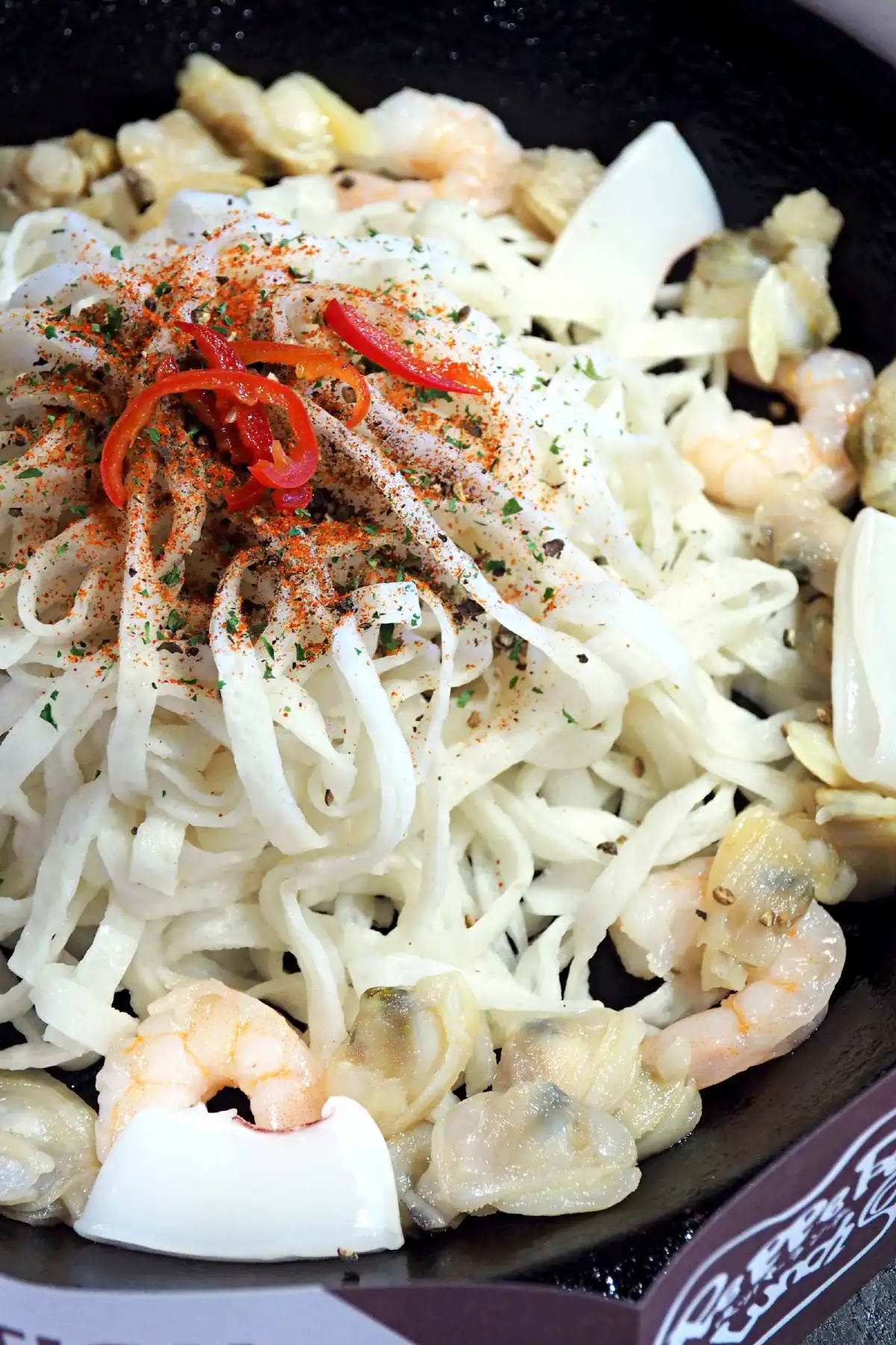 'ปลาทะร้อน' เปปเปอร์ ลันช์ เปิดประสบการณ์ใหม่ท้าให้ลอง 'ทาโรกระทะร้อน' สัมผัสเหนียวนุ่มชุ่มซอสอร่อยไม่เหมือนใคร