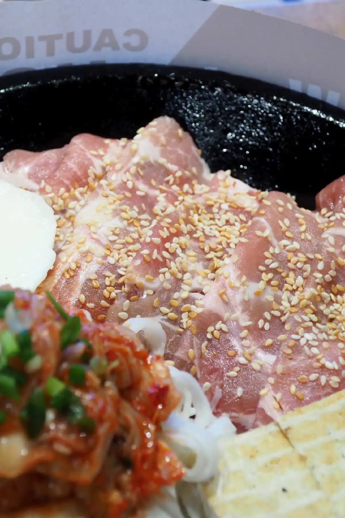 'ปลาทะร้อน' เปปเปอร์ ลันช์ เปิดประสบการณ์ใหม่ท้าให้ลอง 'ทาโรกระทะร้อน' สัมผัสเหนียวนุ่มชุ่มซอสอร่อยไม่เหมือนใคร