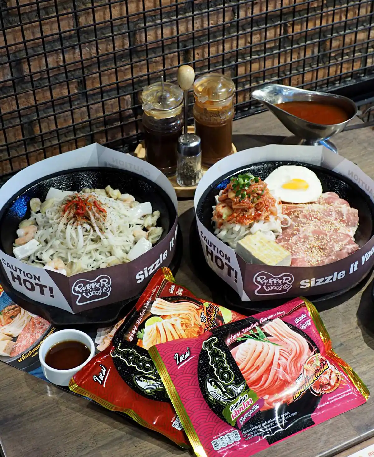 'ปลาทะร้อน' เปปเปอร์ ลันช์ เปิดประสบการณ์ใหม่ท้าให้ลอง 'ทาโรกระทะร้อน' สัมผัสเหนียวนุ่มชุ่มซอสอร่อยไม่เหมือนใคร