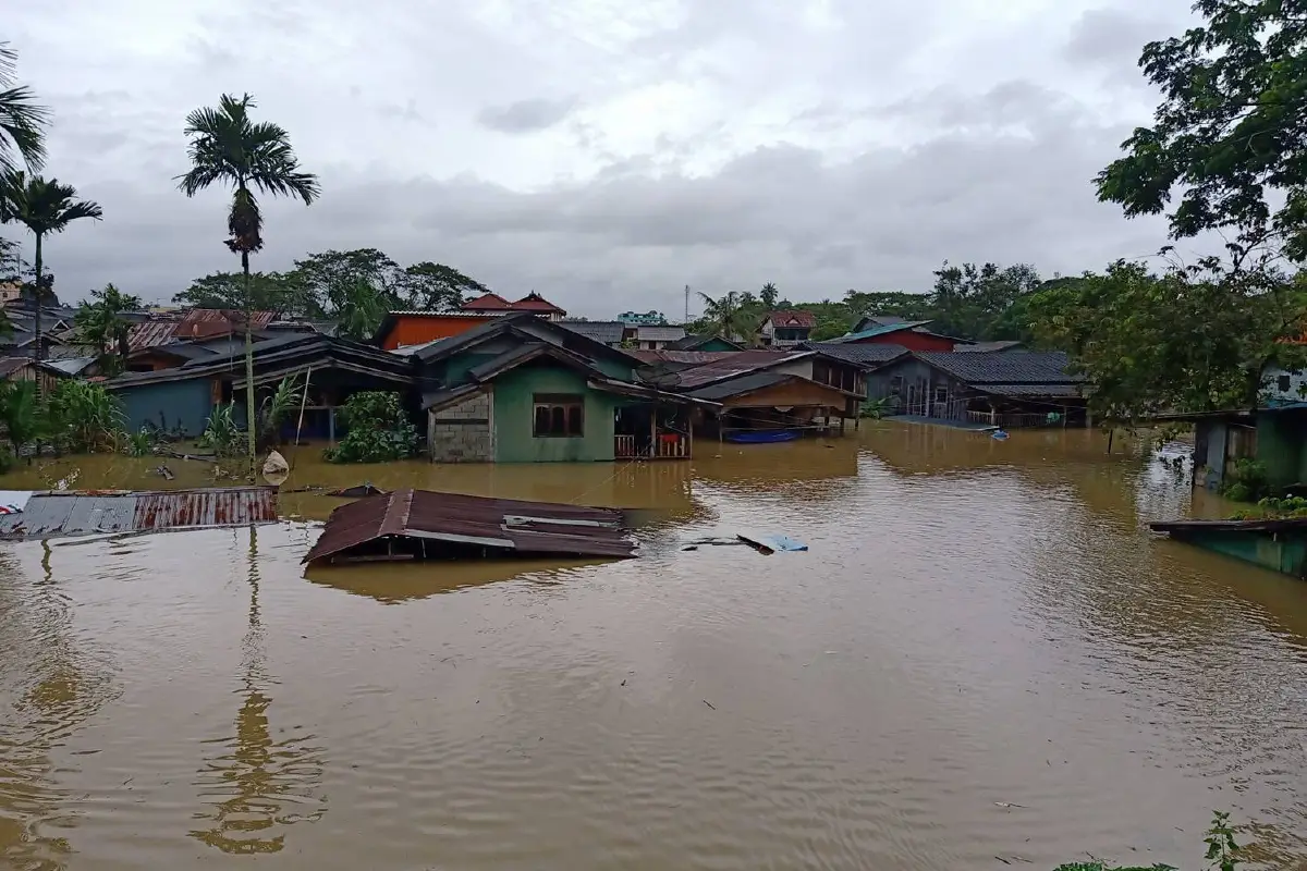 ฝนถล่มนราฯอ่วมน้ำท่วม13อำเภอเดือดร้อนกว่า7พันครัวเรือน