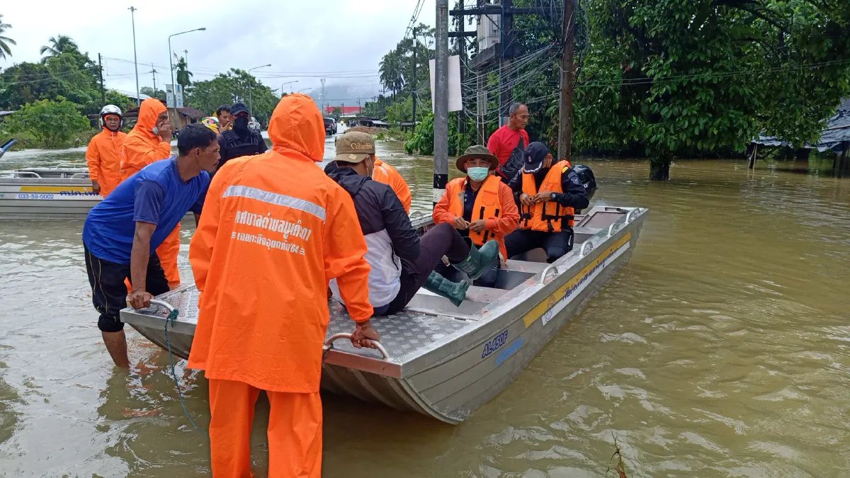 ฝนถล่มนราฯอ่วมน้ำท่วม13อำเภอเดือดร้อนกว่า7พันครัวเรือน