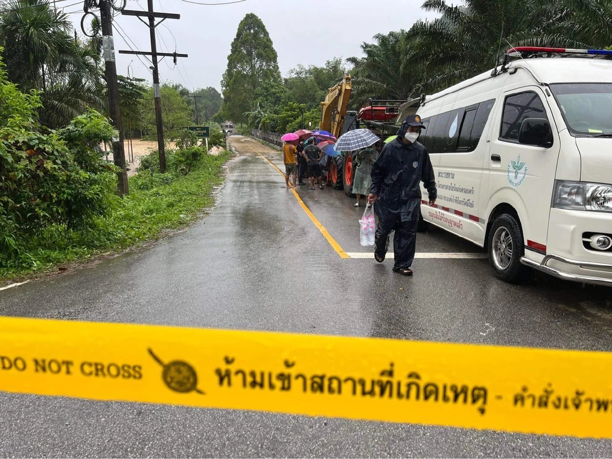 สุดสลด!สะพานทรุดครูขับรถผ่านจมน้ำดับแล้ว 6 สูญหายอีก 1